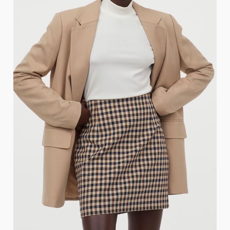 Short Beige Checkered Skirt With A Side Zipper. Nothing Wrong With The Skirt But I Am Pregnant So I Was Not Able To Wear It. Tags Are Still Attached. Skirt Is Currently Sold Out At H&M. Fall Office Skirted Bottoms, Fall Mini Lined Skirt, Mini Skirt For Fall Workwear, Fall Workwear Skort, Skirted Bottoms For Workwear In Fall, Fall Mini Pencil Skirt, Relaxed Fit Mini Skirt For Office In Fall, Office Mini Skirt For Fall, Fall Pencil Skirt Skort For Workwear