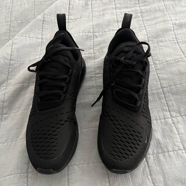 Women’s Nike Air Max 270 Size 9. Used, Like New! Nike Air Max 270 Black, Womens Nike Air Max 270, Nike Air Max 270, Air Max 270, Nike Shoes Women, Nike Black, Shoes Women, Random Things, Black Nikes