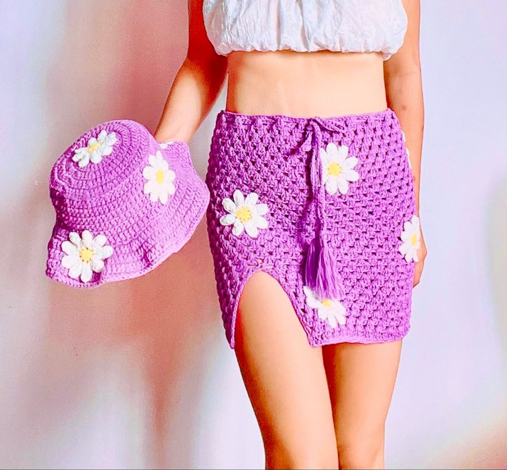 For you
WIP
Ootd
Summer ootd
Crochet outfit 
Bucket hat
Coordinate outfit 
Outfit
Crochet
Lavander 
Daisy
Summer outfit 
Beach wear Coordinates Outfits, Crochet Skirt, Summer Crochet, Boho Shorts, Summer Outfits, Womens Shorts, Hats, Crochet