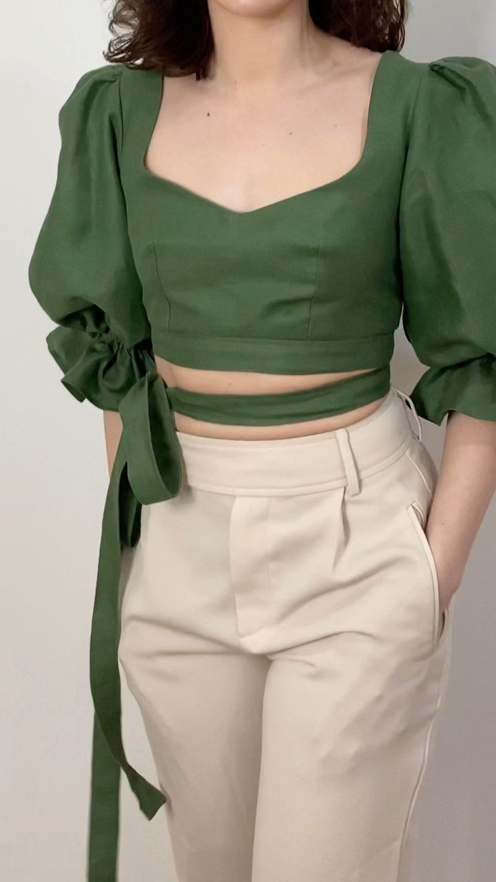 Dark Green Blouse Designs, Honest Beauty Tinted Lip Balm, Beautiful Neck Designs, Top Designs For Women, Green Clothes, Women Crop Top, Beautiful Neck, Cute Tops For Women, Fashionable Saree Blouse Designs