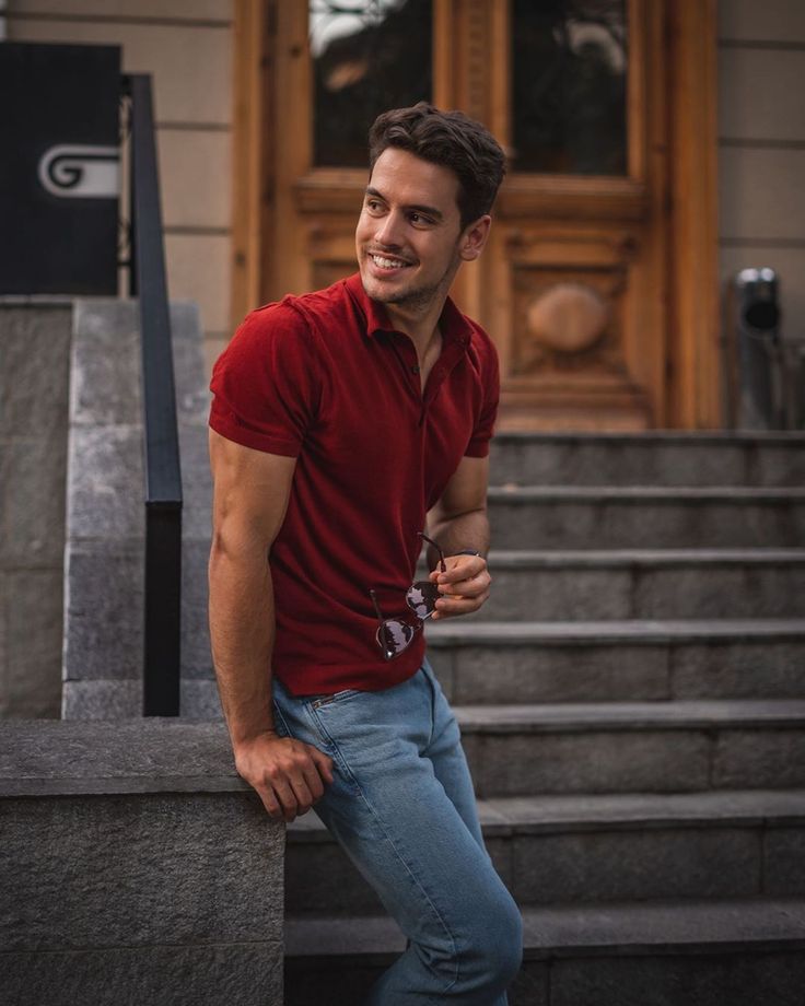 Red T Shirt Outfit Men, Red Tshirt Outfit Mens, Red Polo Shirt Outfit Men, Polo Shirt Outfit Men Street Styles, Red Polo Shirt Outfit, Red Tshirt Outfit, Workout Outfits Men, Outfit Palette, Kit Launch