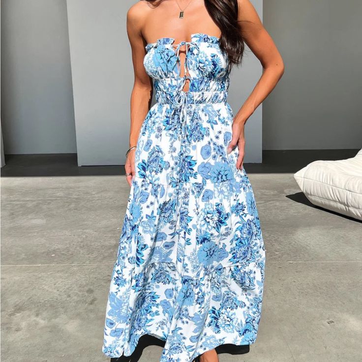 I’ve Never Worn It- It Doesn’t Fit Me And It’s Too Late To Return :( Size 6- That’s So Fetch Blue Floral Sundress, Crop Outerwear, Summer Formal Dresses, Gothic Wedding Dress, White Swimwear, So Fetch, Long Formal Gowns, Strapless Neckline, Long Sleeve Casual Dress