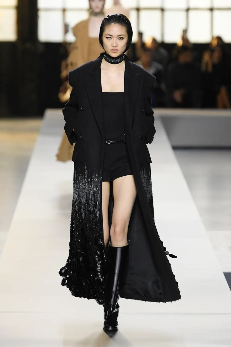 Gucci Fall 2024 Ready-to-Wear, Fashion Show & Collection Review [PHOTOS] Gucci Fall 2024, Gucci Fashion Week, Gucci Fashion Show, Goth Girlfriend, Milan Style, Punk Street Style, Gucci Runway, Diva Dress, Fashion Week 2024