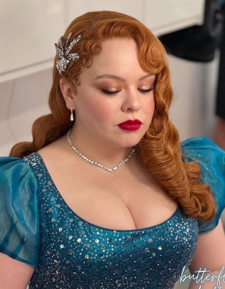 Penelope Bridgerton, Penelope Featherington, Wedding Hairstyles And Makeup, Nicola Coughlan, Henna Hair, Jessica Rabbit, Costume Drama, Beautiful Costumes, Hair Shows