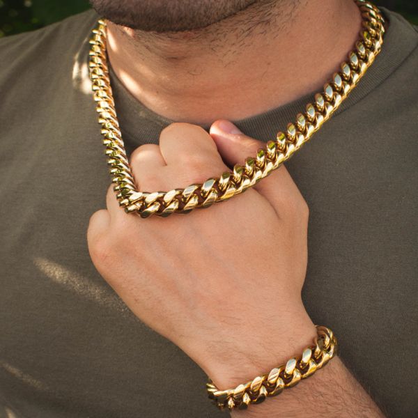 Cuban Link Choker + Bracelet Bundle in Yellow Gold - The Jewelry Plug Silver Cuban Chain, Hip Hop Bling, Miami Cuban Link Chain, Miami Cuban Link, Bracelet Apple Watch, Link Chain Bracelet, Photo Pendant, Miami Cuban, Bracelet Chain