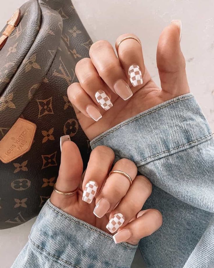 Cute Neutral Nails, Neutral Nails Acrylic, Taupe Nails, Neutral Nail Designs, Neutral Nail Color, Checkered Nails, Cream Nails, Easter Nails, Neutral Nails