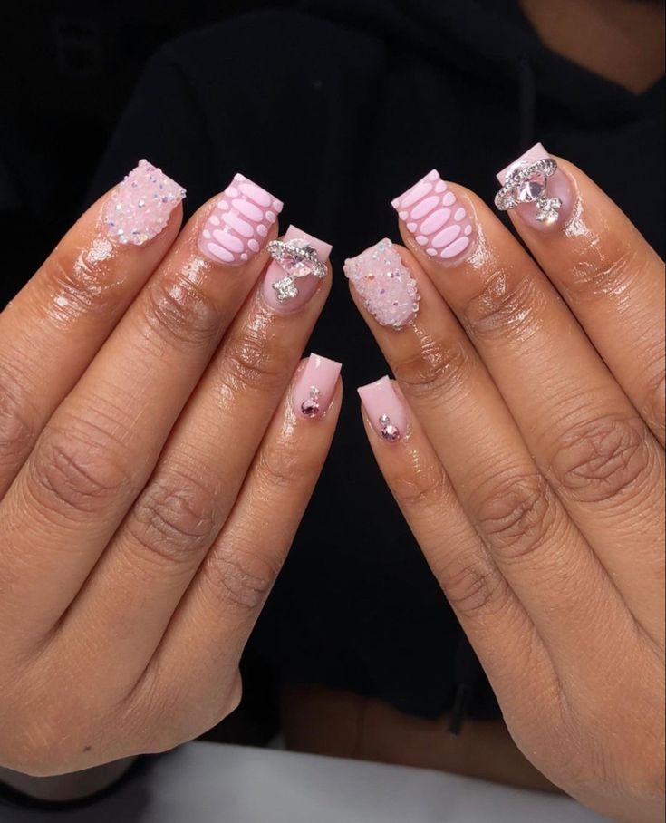 pin: princessmiraaclee Short Acrylic With Charms, Pink French Tip Nails Charms, Acrylic Nails Ideas Gems, Pink Nails Prom, Short Nails With Charms, Acrylic Nails With Gems, Short Pink Nails, Cute Pink Nails, Purple Acrylic Nails