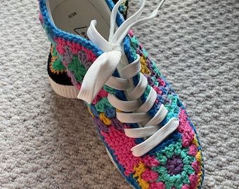 JuteandJadecrochet - Etsy UK Crochet Tennis Shoes, Old Shoes Upcycle, Crochet Crocs, Crochet Canvas, Old Sneakers, Upcycle Shoes, Crochet Shoes Pattern, Circular Fashion, Custom Crochet