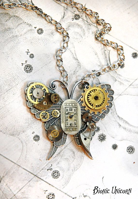 Steampunk Butterfly, Butterfly Necklaces, Steampunk Items, Vintage Jewelry Ideas, Steampunk Crafts, Small Clock, Watch Gears, Steam Punk Jewelry, Steampunk Diy