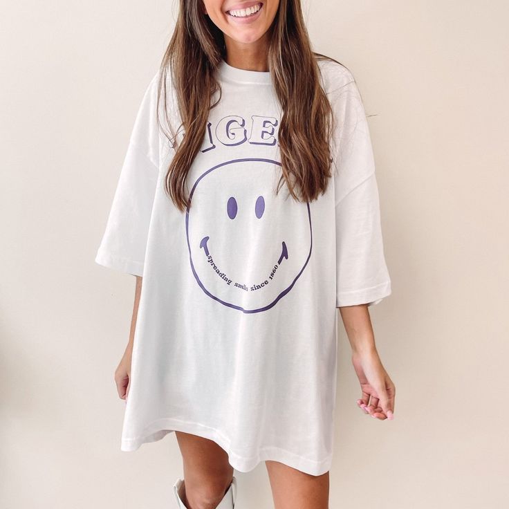 - 100% Cotton - One size - Oversized fit Relaxed Oversized Top With Graphic Print, Oversized Relaxed Top With Graphic Print, Relaxed Oversized Spring T-shirt, Relaxed Oversized Letter Print Tops, Oversized Relaxed Tops With Letter Print, Oversized Relaxed Graphic T-shirt, Oversized Relaxed Graphic Print T-shirt, Oversized Relaxed T-shirt For Fall, White Relaxed Top With Graphic Print