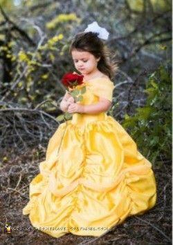 Stunning DIY Toddler Disney Halloween Costume: The Yellow Belle Princess Belle Dress, Princess Shot, Princess Photo Shoot, Belle Gown, Gown Costume, Belle Princess, Costume Disney, Belle Costume, Beauty And The Beast Party