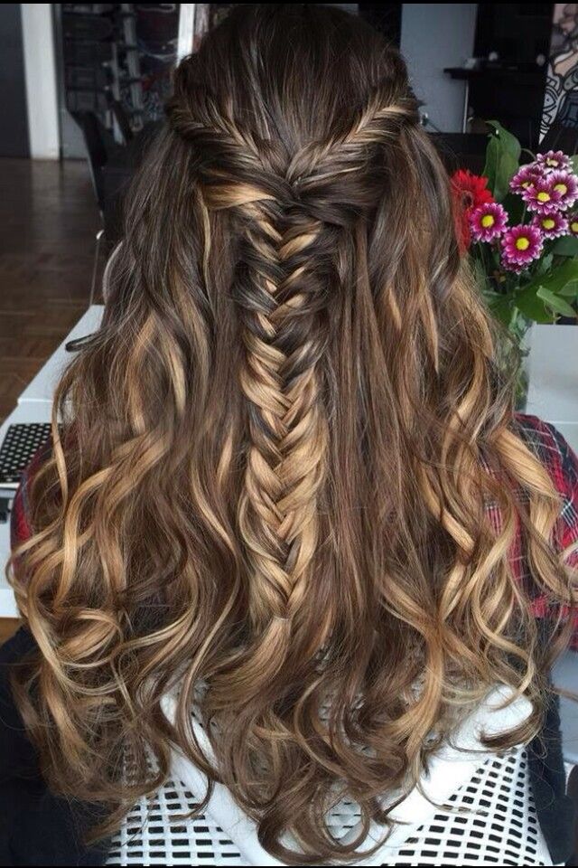 Balayage half up fishtail braid curly hair #gorgeoushair Everyday Braids, Dreamy Hair, Waterfall Hairstyle, Luxy Hair Extensions, Fancy Hair, Luxy Hair, Party Hair, Glam Hair, Chestnut Brown