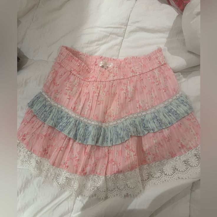 Never Worn Perfect Condition New With Tags Chic Pink Skirt With Lace Trim, Pink Feminine Skirt With Lace Trim, Pink Cotton Skirt With Lace Trim, Feminine Pink Skirt With Lace Trim, Pink Lace Trim Mini Skirt, Pink Skirt With Lace Trim, Pink Bottoms With Lace Trim For Spring, Spring Pink Bottoms With Lace Trim, Feminine Pink Flowy Mini Skirt