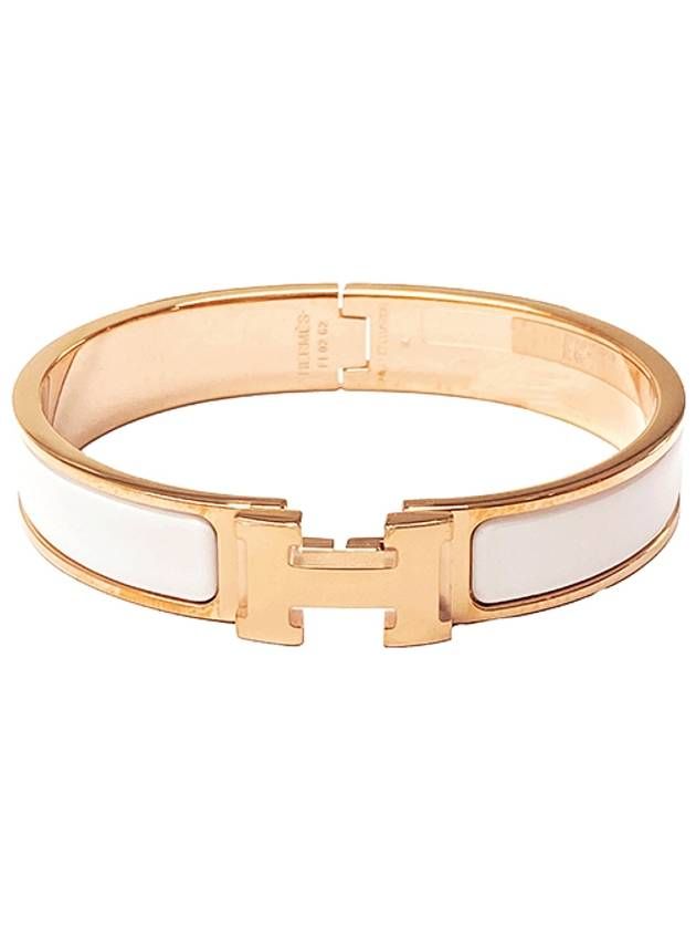 Gender: Women   Brand: HERMES   Product Name: Clic H Bracelet Rose Gold Blanc   Bags Alora Code: 66629466   Color: white   Composition: Metal, Enamel   Origin: France   Features: Bangle bracelet   Designer Style ID H700001FO31 Luxury Rose Gold Bangle Bracelets, Hermes Bracelet Stack, Hermes Bangle Bracelet, Hermes Clic H Bracelet Pink, Hermes Bracelet White, Hermes Gold Bracelet, Hermes Bracelets, Hermes Clic H Bracelet, Hermes Bracelet White Gold