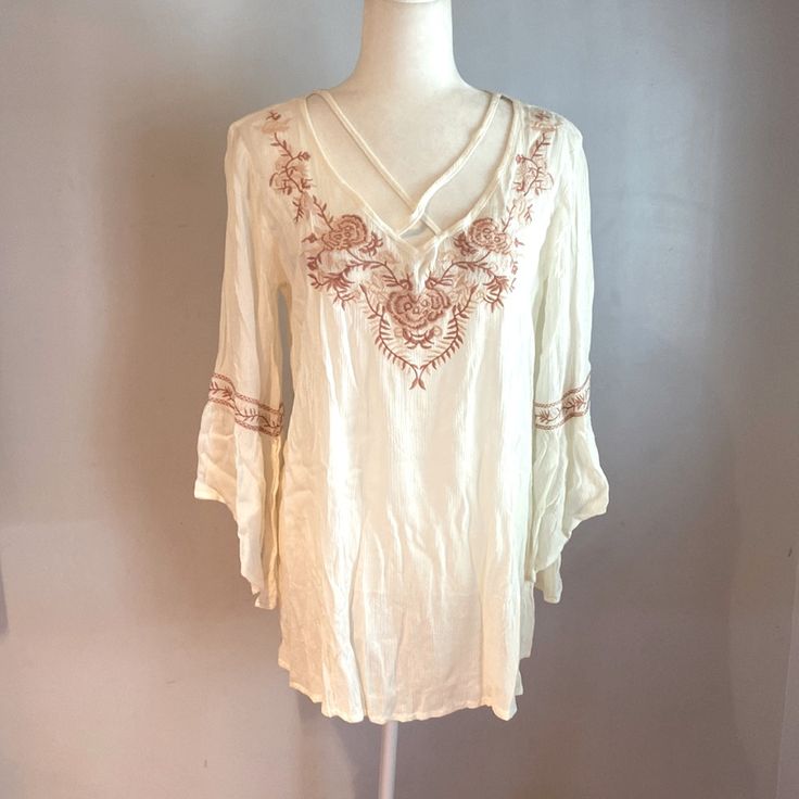 Boho Style Blouse Whit 3/4 Bell Sleeves Color Ivory Whit Rosegold Embroidered Bohemian Half Sleeve Summer Tops, Summer Long Sleeve Top With Floral Embroidery, Summer V-neck Blouse With Floral Embroidery, White V-neck Rayon Top, Bohemian Spring Tops With 3/4 Sleeves, Spring Bohemian Half-sleeve Blouse, Bohemian Half Sleeve Blouse For Spring, Spring Bohemian Half Sleeve Blouse, Bohemian 3/4 Sleeve Summer Blouse