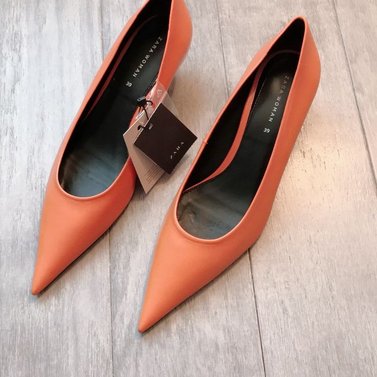 Height Of Heel: 3.5 Cm / 1.3 Composition: Outer Shell 100% Sheep Leather Lining 80% Polyurethane, 20% Polyester Sole 100% Styreneburadiene Rubber Slipsole 100% Sheep Leather Leather Mid-Heel Leather Shoes. Pointed Toes. Spring Pointed Toe Heels In Polyurethane, Spring Polyurethane Heels With Pointed Toe, Spring Pointed Toe Faux Leather Court Shoes, Spring Faux Leather Pointed Toe Court Shoes, Office Heels With Pointed Toe, Spring Faux Leather Court Shoes For Office, Chic Spring Faux Leather Court Shoes, Spring Faux Leather Court Shoes For Work, Polyurethane High Heels For Workwear