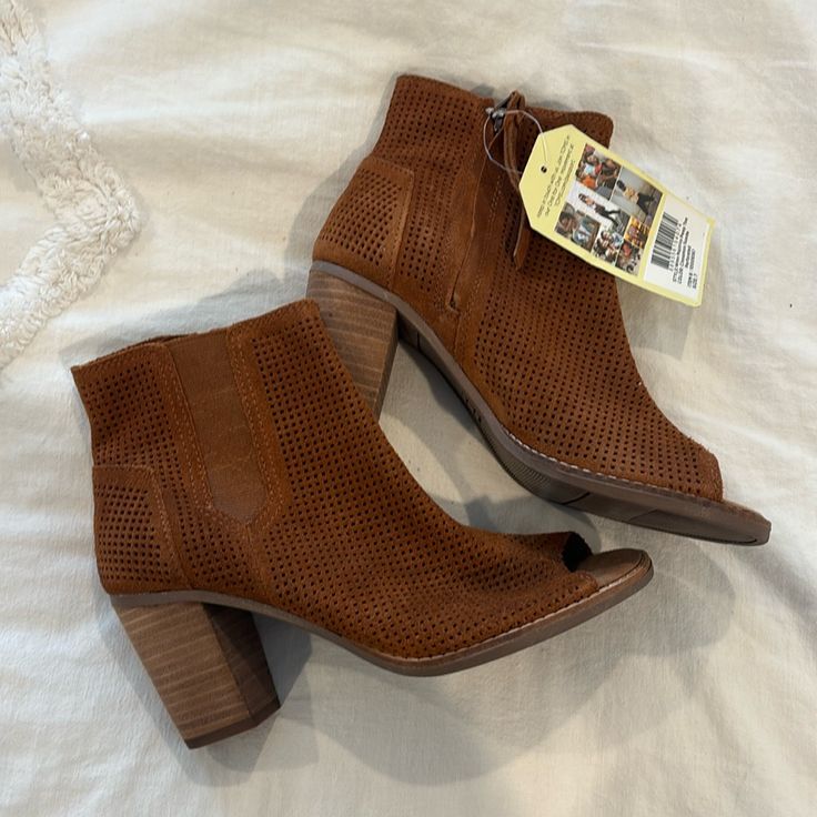 New With Tags, Never Been Worn. Size 7, Not Made For Wide Feet. Spring Ankle Booties With Stacked Heel, Trendy Leather Spring Booties, Spring Ankle-high Boots With Stacked Heel, Brown Block Heel Boots For Spring, Casual Open Toe Boots Medium Width, Summer Suede High Heel Boots, Spring Leather Ankle Booties, Spring Ankle Boot Leather Booties, High Heel Suede Boots For Summer