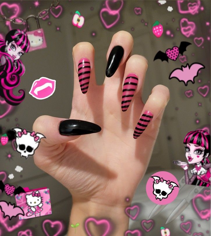 Kawaii Goth Nails Acrylic, Nails Goth Aesthetic, Goth Nails Grunge Black And Pink, Pastel Goth Nails Simple, Goth Emo Acrylic Nails, Colorful Black Nails, Goth Dip Nails, Alt Pink Nails, Cute Goth Nails Short