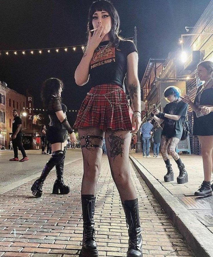 Fest Outfits, Alt Outfits, Estilo Punk, Looks Black, Punk Outfits, Alt Fashion, Grunge Goth, Swaggy Outfits, Goth Outfits