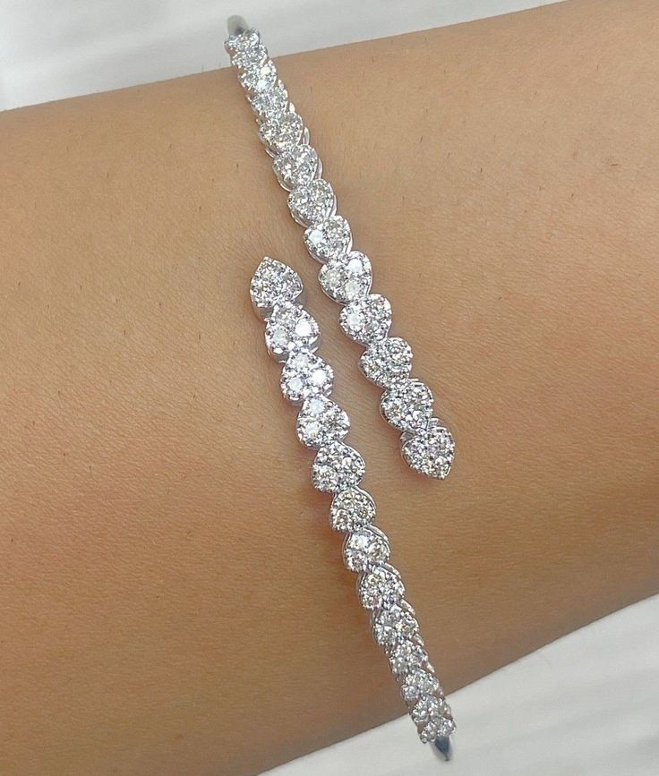 Fancy Bracelets, Jewelry Accessories Ideas, Cuff Bangle Bracelet, Diamond Settings, Fine Jewelry Bracelets, Accessories Ideas, Cuff Bangles, Diamond Bracelets, Bracelets And Charms