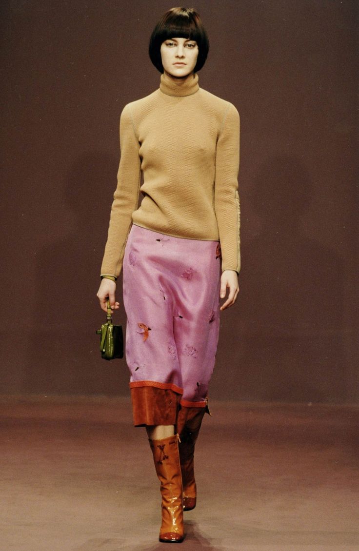 FW 1999 Womenswear Prada Prada Fw 1999, Miumiu Runway, Miu Miu 1999, Prada 1999, 90s Prada, Vintage Prada, Vintage Runway, Anti Fashion, Womenswear Fashion