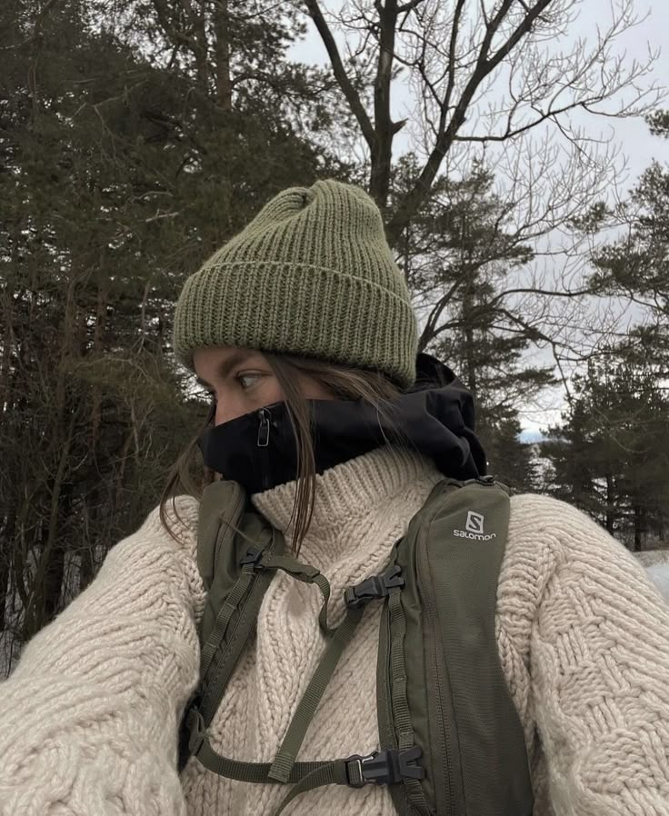 Wander Outfit, Outdoorsy Outfits, Surfergirl Style, Cute Hiking Outfit, Winter Aesthetics, Granola Girl Aesthetic, Hiking Fits, Hiking Outfits, Hiking Aesthetic