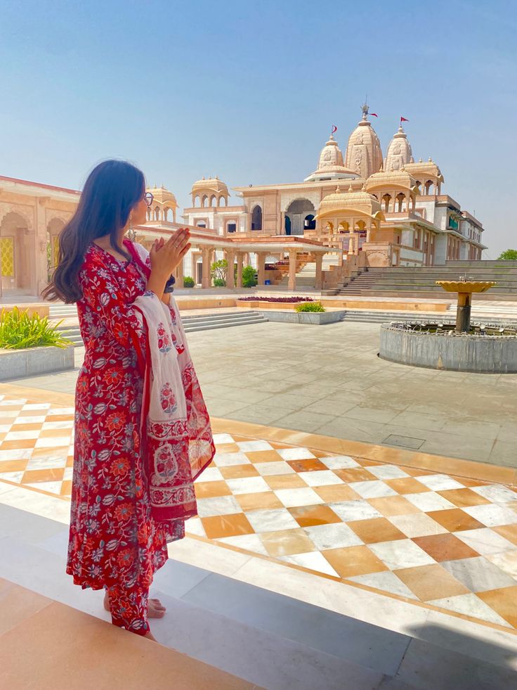 Visited ISKCON temple Ludhiana a while back Vrindavan Dham Images, Vrindavan Dham, Iskcon Temple, Travel Pose, Temple Photography, Long Frocks, Love Couple Photo, Radhe Radhe, Stylish Dresses For Girls