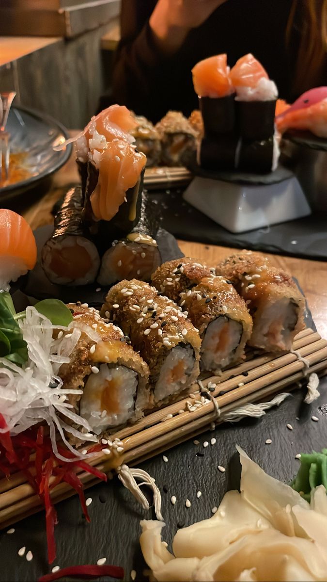 Yummy Sushi Aesthetic, Fashion Life, Creative Instagram Stories, Instagram Food, What To Cook, Food Recipe, Instagram Story, Chef, Yummy Food