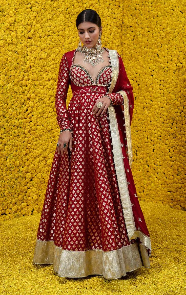 Mahima Mahajan, Chanderi Anarkali, Anarkali Designs, Trendy Outfits Indian, Anarkali Dress Pattern, Indian Dresses Traditional, Traditional Indian Outfits, Indian Gowns Dresses, Designer Party Wear Dresses