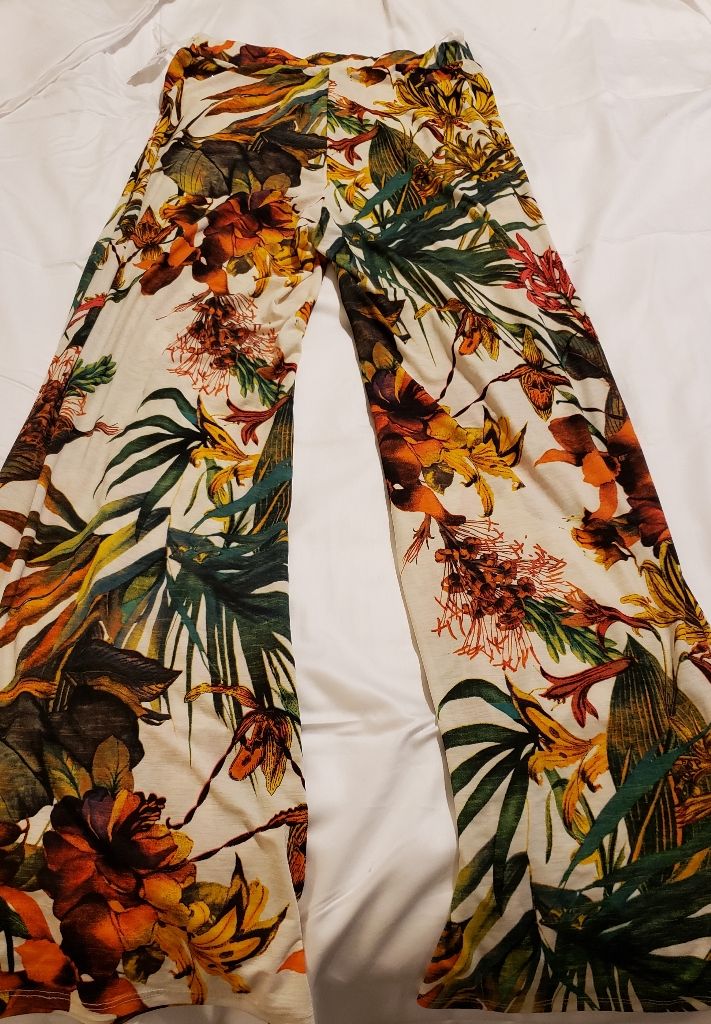 New Giti Wide Leg Tropical Print Pants Floral Print Bottoms For Vacation In Fall, Floral Print Bottoms For Fall Vacation, Casual Beige Pants With Floral Print, Brown Bottoms For Fall Vacation, Beige High Waist Summer Pants, Fitted Tropical Print Bottoms For Vacation, Spring Tropical Print Pants, Summer Stretch Bottoms With Tropical Print, Summer Vacation Brown Wide Leg Pants