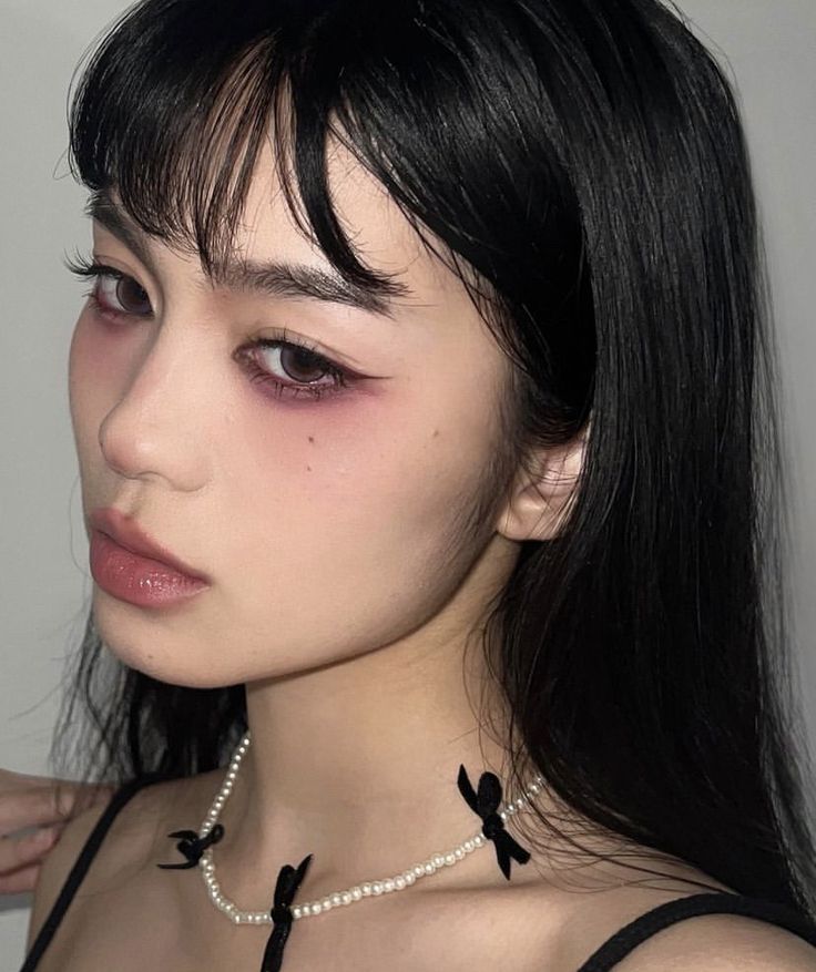 Color Pencil Eye, Jessica Vu, No Make Up Make Up Look, Dark Undereye, Vampy Makeup, Velvet Lip Tint, Angel Makeup, Under Eye Makeup, Asian Makeup Looks