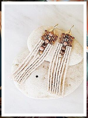 Jewelry Minimalist - Great! I like it - Visit to See More TODAY! Handwoven Jewelry, Seed Beaded Earrings, Statement Bracelets, Homemade Earrings, Earrings Patterns, Bead Fringe, Brick Stitch Earrings, Beaded Jewels, Beaded Jewellery