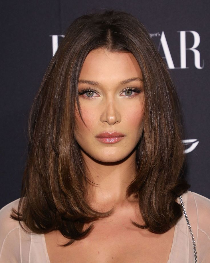 Bella Hadid dyed her hair chocolate brown ahead of the 2018 Victoria's Secret Fashion Show. See the model's new hair color here. Bella Hadid Hair, Hot Hair Styles, Irina Shayk, Natalie Portman, Brunette Hair, Aesthetic Hair, Layered Hair, Bella Hadid, Hair Highlights