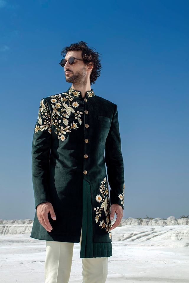 Mens Clothing Styles Wedding Indo Western, Jotpuri Suit For Men Design, Men Reception Wear Indian, Jhodpuri For Men, Sangeet Outfit For Men Indian Groom, Black Indo Western Dress Men, Bandhgala Suit Men Wedding, Jodhpuri Suits For Groom, Jodhpuri Suit Wedding Grooms