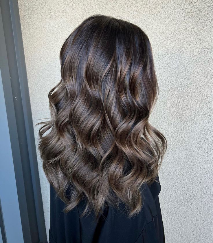 Medium Length Brunette Hair, Brunette With Dimension, Brown Hair With Subtle Highlights, Brown Bayalage Hair, Highlight Hairstyle, Deep Brunette, Chestnut Highlights, Hair Dye Videos, Loose Curly Hair