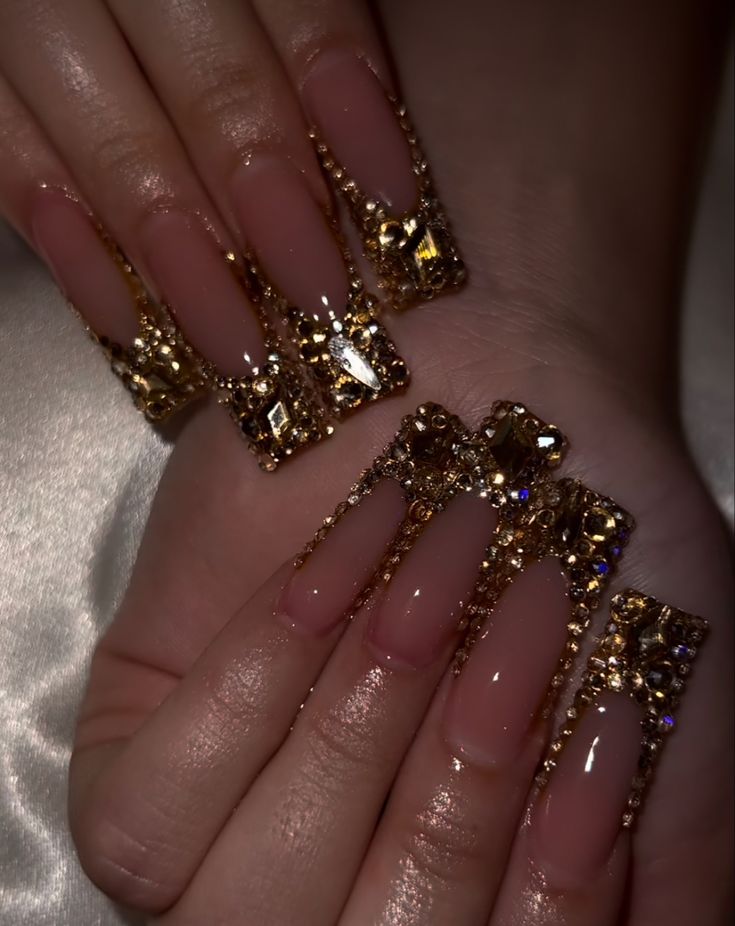 Gold Rhinestone Nails Bling, Gold Shiny Nails, Gold Birthday Nails Black Women, Gold Diamond French Tip Nails, Gold And Glitter Nails, Gold Jewelry Nails, Gold Blinged Out Nails, Gold Inspo Nails, Gold Jewel Nails