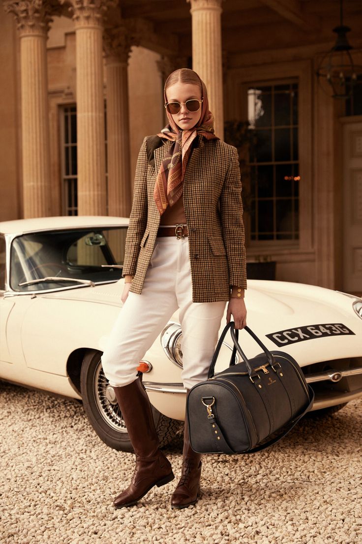 British Style Women Outfits, Countryside Outfit, Countryside Fashion, British Country Style, Holland Cooper, Countryside Style, Leather Holdall, British Women, Green Tweed