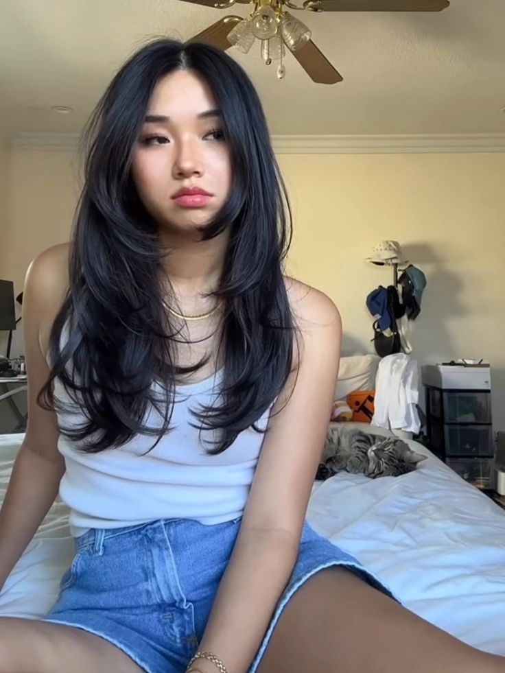 Layered Hair Inspo Straight, Layer Style Hair, Long Hair With Lots Of Face Framing Layers, Long Curtain Bangs Round Face Layers, Short Layers On Straight Hair, Cheek Framing Layers, Medium Length Haircut With Layers No Bangs, Asian Hair Face Framing Layers, Cute Long Haircuts For Thick Hair