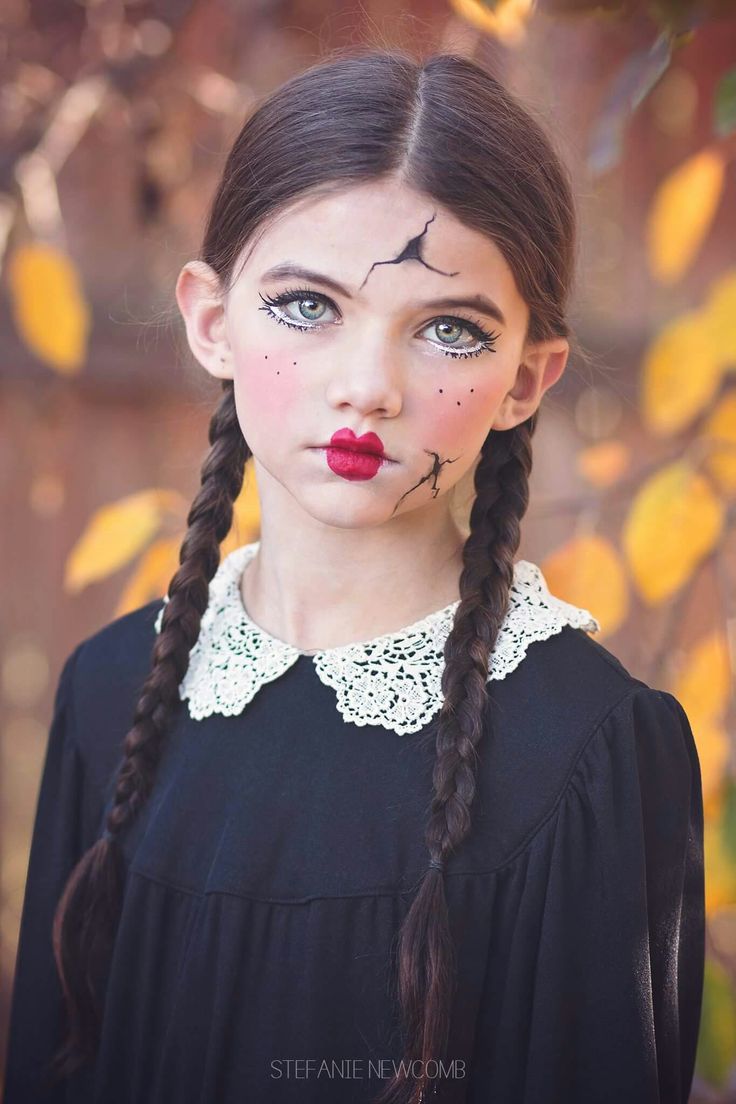 Doll Makeup Halloween Scary, Doll Makeup Halloween Kids, Doll Halloween Make Up, Creepy Doll Makeup For Kids, Scary Doll Costume For Kids, Wind Up Doll Makeup, Scary Girls Halloween Costumes, Broken Doll Makeup Kids, Girls Scary Halloween Costumes