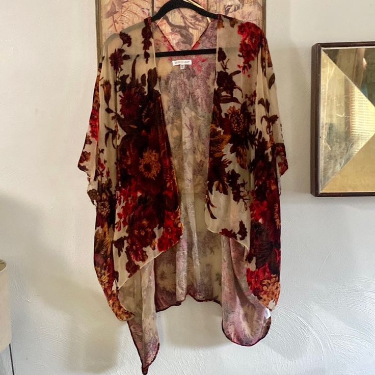 70s Vintage Boho Style Floral Burnout Velvet Print Oversized Kimono Top Jacket Os See Photos & Measurement Estimates For Specific Detail All Items Come From A Clean, (Covid-19 Free), Smoke-Free Home. Open To All Reasonable Offers (Lowball Offers Will Be Ignored) Take Advantage Bundling Discount Modeling: Due To Volume Of Items For Sale, I Cannot Accommodate Modeling Items-Many Items Also For Sale B/C They No Longer Fit Me Properly-Thank You For Understanding-No Trades (Downsizing) Oversized Kimono, Vintage Boho Style, Burnout Velvet, Vintage Boho Fashion, 70s Vintage, Vintage Boho, Items For Sale, Vintage Tops, Jacket Tops