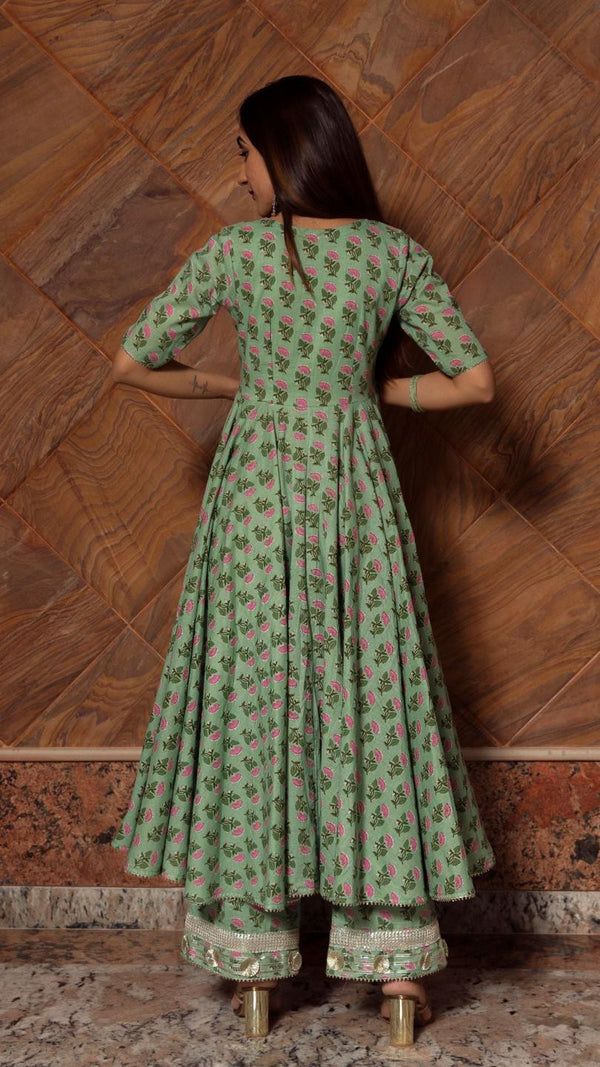 Green Paisely Cotton Hand Block Anarkali Set online in USA | Free Shipping , Easy Returns - Fledgling Wings Printed Anarkali Suits, Anarkali Kurti, Anarkali Kurta, Kurtis With Pants, Cotton Dupatta, Indian Suits, Salwar Kameez Designs, Anarkali Suit, Organza Dupatta