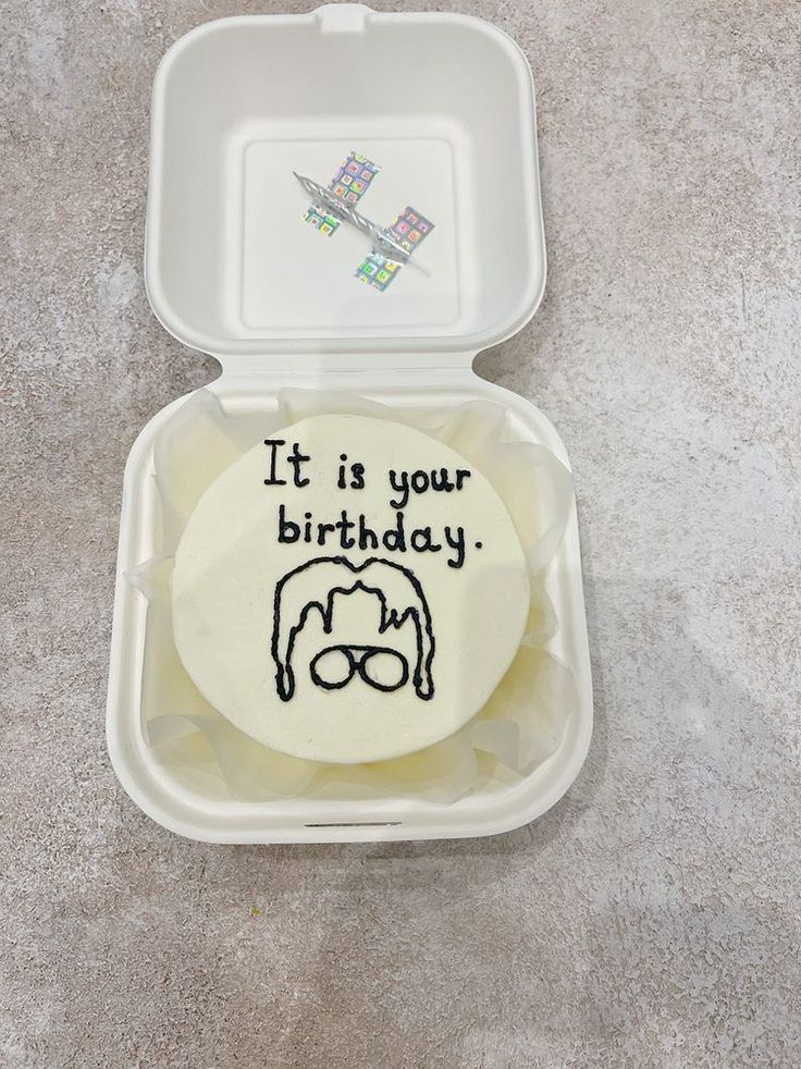 Bento the office Dwight shrute birthday cake cake design the office cake mini cake office series The Office Birthday Cake Ideas, It Is Your Birthday The Office Cake, The Office Cake Ideas, The Office Themed Cake, Office Themed Cake, The Office Birthday Cake, Office Birthday Cake, The Office Cake, Lion Guard Cake