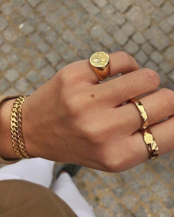 #gold #style #accessories Golden Rings Aesthetic, Golden Jewellery, Diy Jewelry To Sell, Coin Rings, Diy Jewelry Rings, Golden Rings, Feminine Jewelry, Diy Jewelry Unique, Diy Jewelry Inspiration