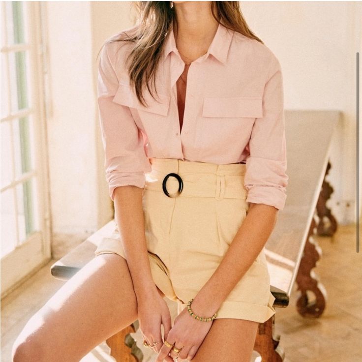 New With Tags Look Con Short, Style Parisienne, Denim Essentials, Look Plus, Mode Inspiration, Pink Cotton, Spring Collection, Parisian Style, High Waisted Shorts