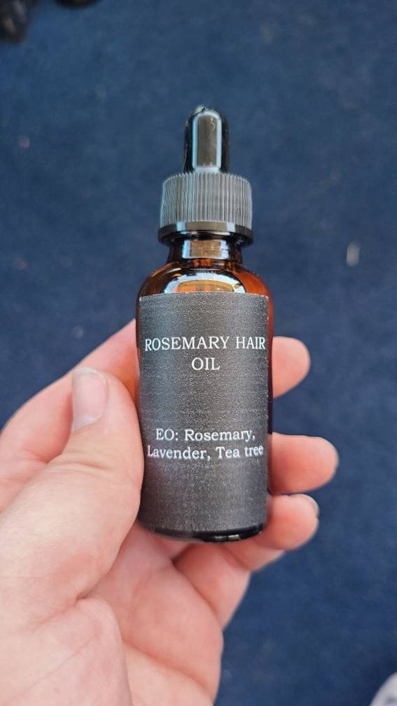 Strengthen and lengthen your hair with this oil made of argon and castor oils and rosemary, lavender, and tea tree essential oils. Rosemary has been tested and shown to show similar results to Rogaine when used regularly. Rosemary Hair Oil, Rosemary Hair Growth, Rosemary Hair, Natural Hair Growth Oil, Rosemary Oil For Hair, Rosemary Lavender, Hair Growth Spray, Natural Hair Oils, Scalp Oil