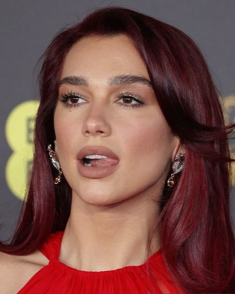 Cherry Cola Hair, Cherry Red Hair, Beautiful Dua, Wine Hair, Celebrity Makeup Looks, Hair Icon, Long Red Hair, Burgundy Hair, Without Borders