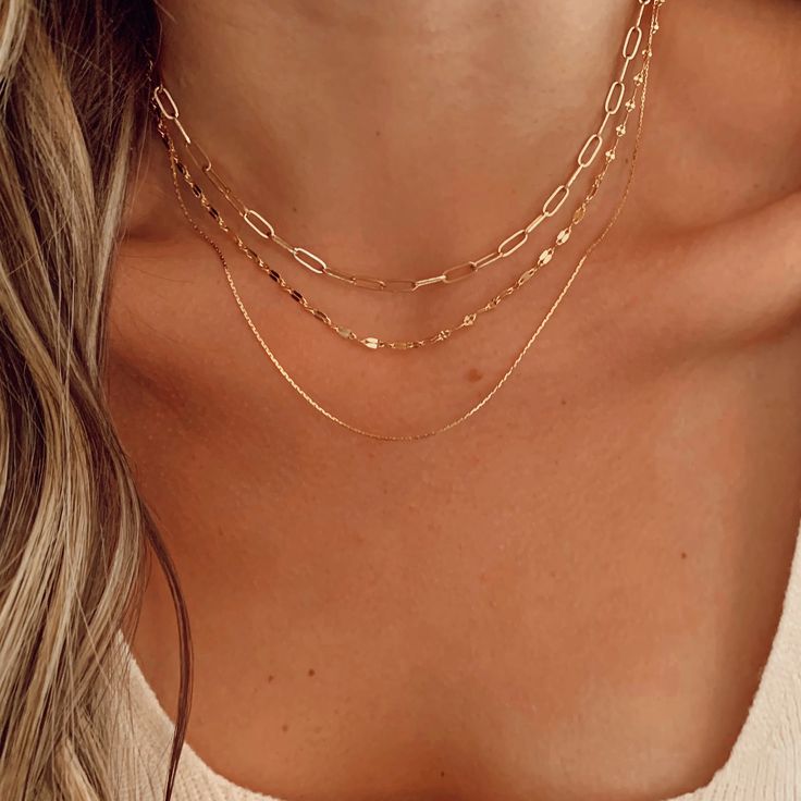 Three Chain Necklace, Delicate Gold Jewelry, Inexpensive Jewelry, Gold Jewelry Sets, Jewelry Accessories Ideas, Jewelry Essentials, Stacked Jewelry, Jewelry Lookbook, Cheap Jewelry