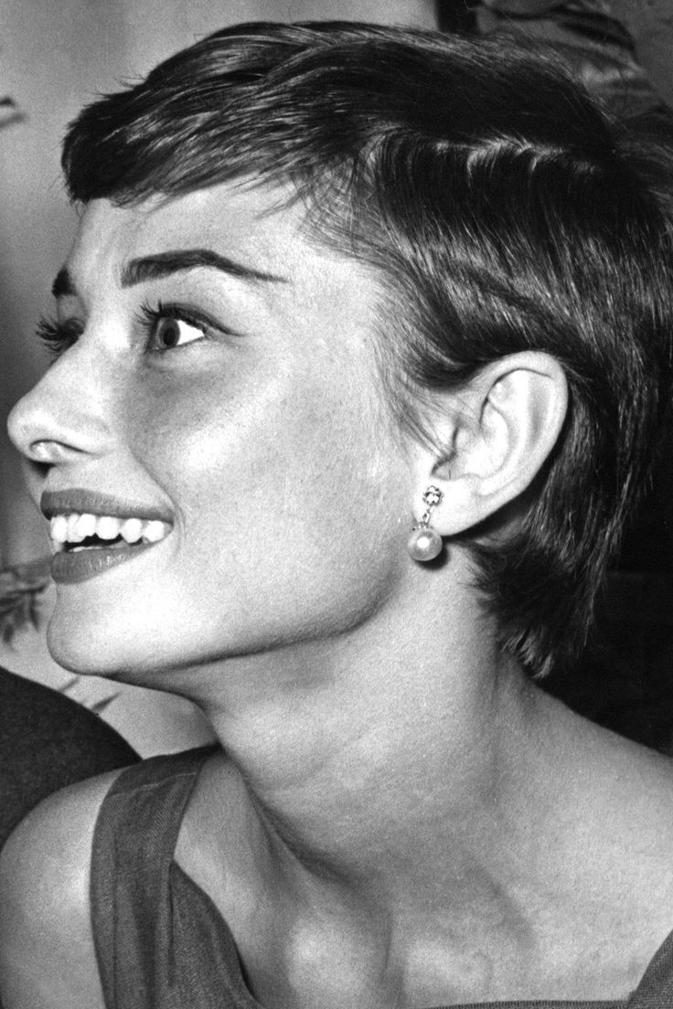 Iconic Celebrity Cropped Hair Styles & Cropped Hair Style Ideas | British Vogue Audrey Hepburn Pixie, Audrey Hepburn Hair, Sherilyn Fenn, Audrey Hepburn Photos, Jean Seberg, Audrey Tautou, Crop Hair, Mia Farrow, Kate Mara