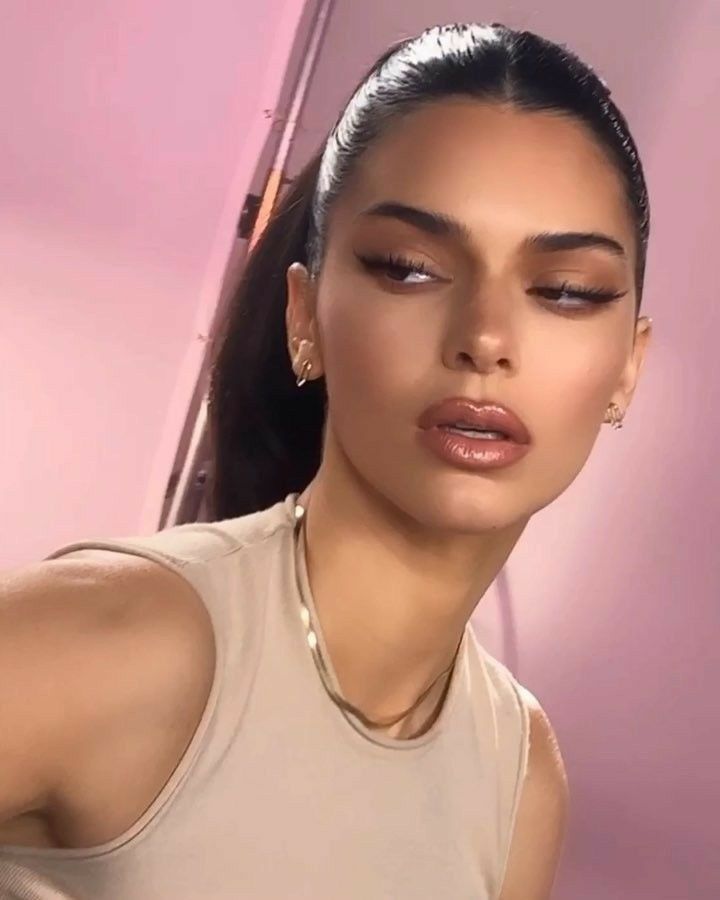 // pinterest @esib123 // Kendall Jenner Maquillaje, Trucco Glam, Future Wall, Kendall Jenner Makeup, Look Kylie Jenner, Jenner Makeup, Bruce Jenner, Kim K Style, Smink Inspiration