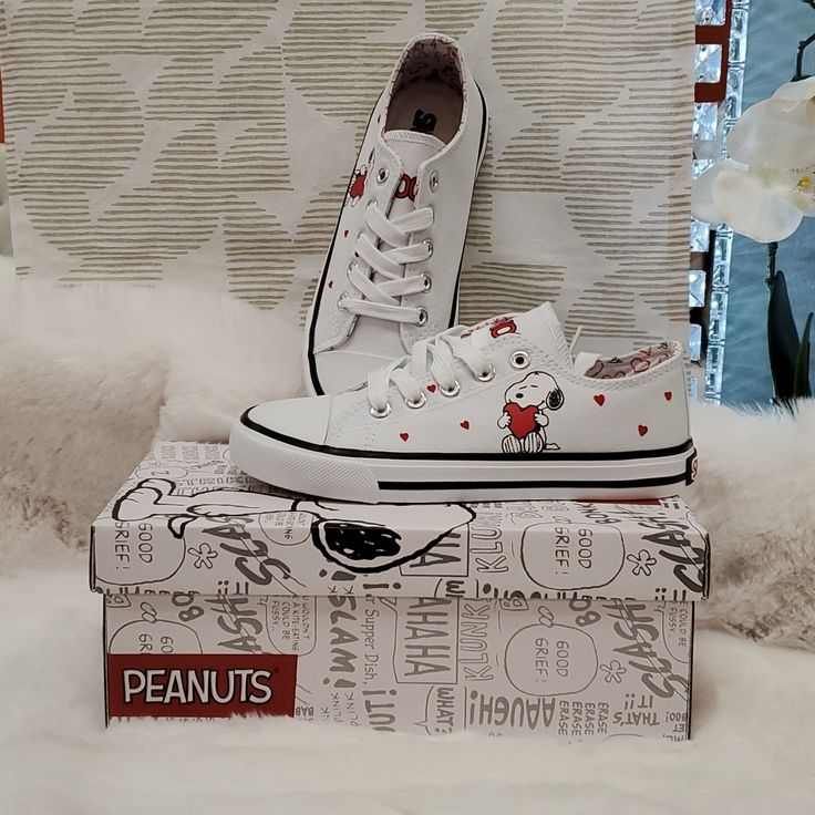 Toddler Peanuts Snoopy White Canvas Slip On Shoe Hearts Valentines White. Cute White Sneakers With Cartoon Print, Casual White Sneakers With Cartoon Print, Fun White Low-top Canvas Shoes, Snoopy Kids, Snoopy Shoes, Cowgirl Closet, Snoopy Items, Peanut Snoopy, Hearts Valentines